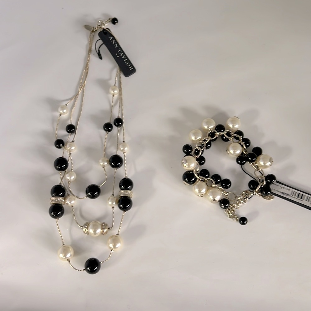Ann Taylor necklace and bracelet set. NWT